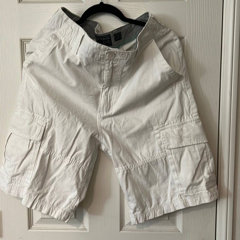 American rag men’s cargo shorts size 32 gently used